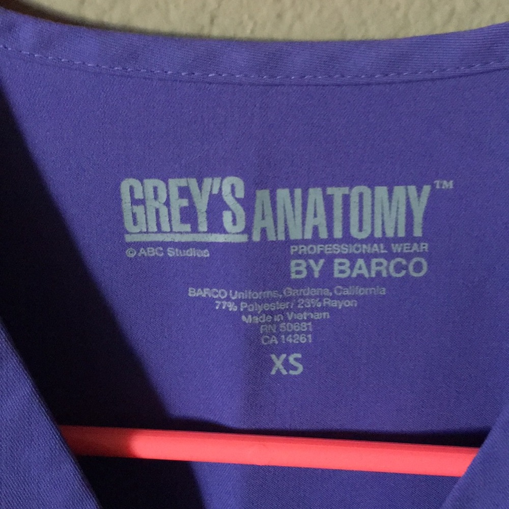 Hot tomalley Red and Purple Scrub tops - Picture 5 of 6